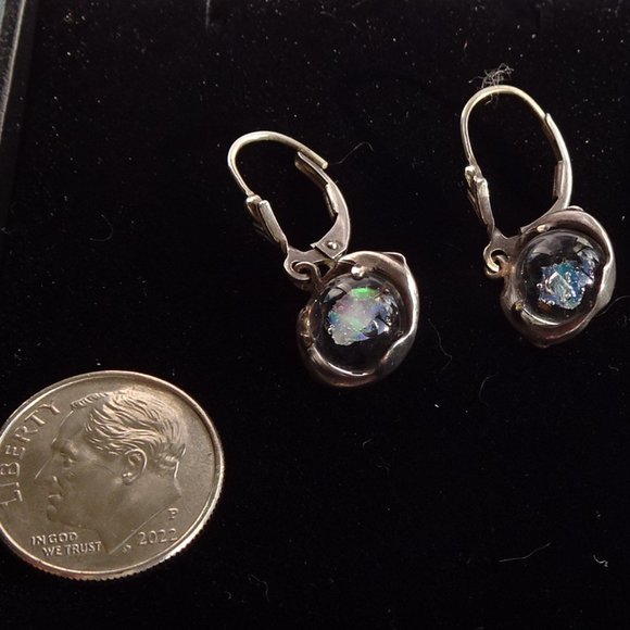Orb earrings with opal chip, sterling silver - Picture 3 of 3